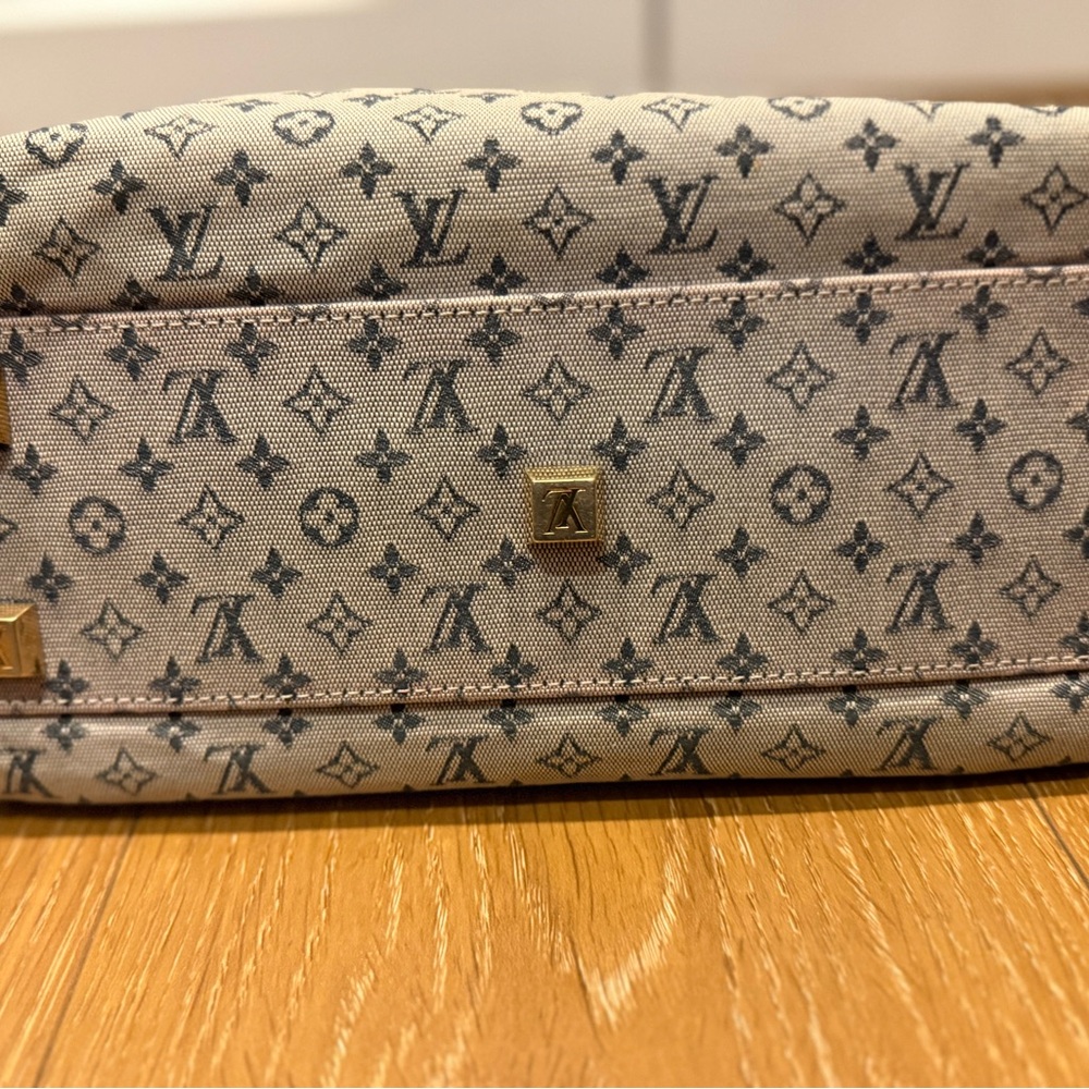 Vintage Louis Vuitton Monogram Demin Bag - Navy and Cream - Picture 4 of 12